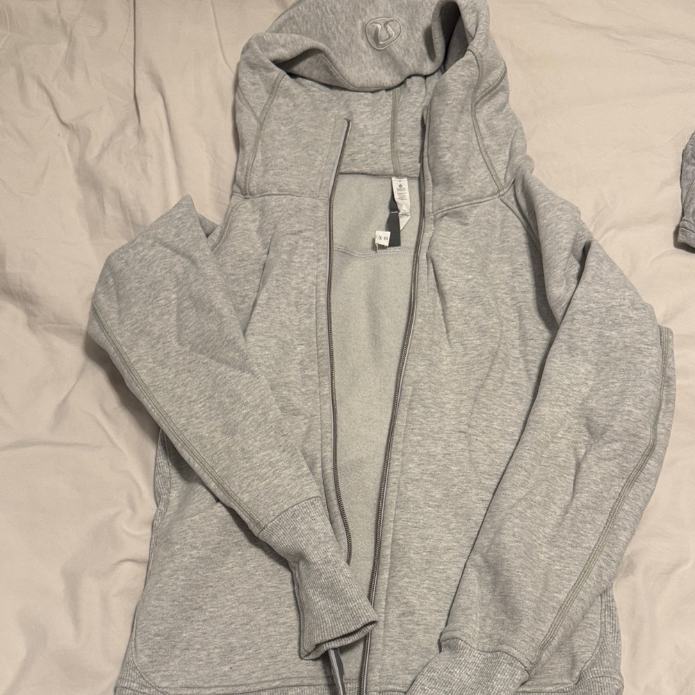 lululemon scuba Gray Zip-Up Hoodie size 6 full zip